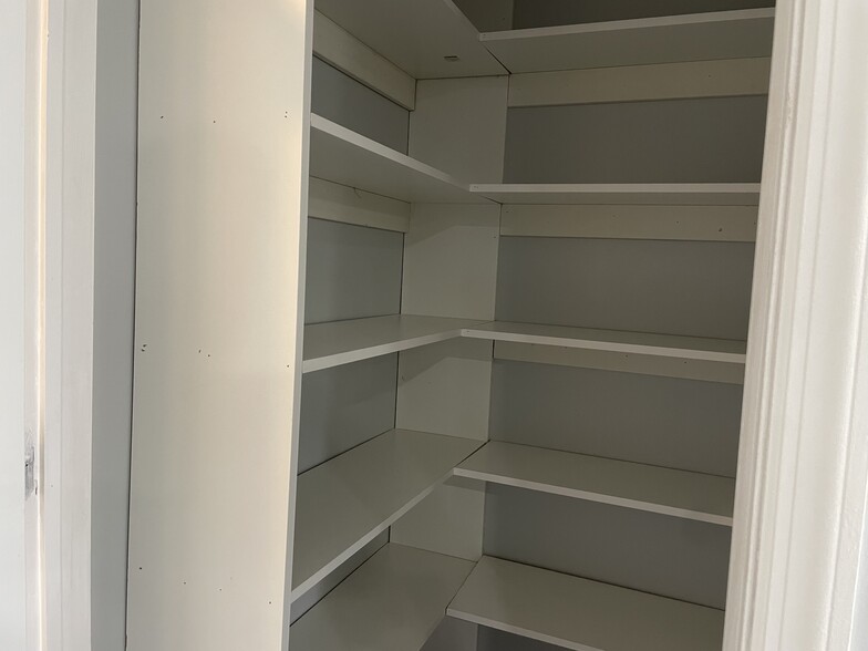 Building Photo - 155 W Main St