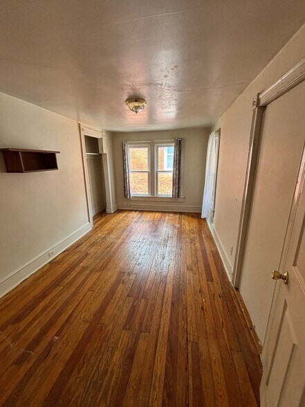 Building Photo - 720 Winchester Ave