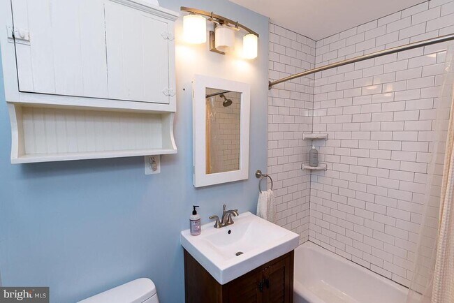 Building Photo - 1318 Upshur St NW