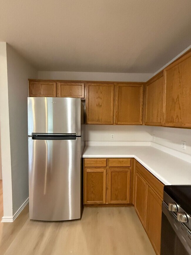 Building Photo - Tohara Properties1 (1209 Armadillo Rd)