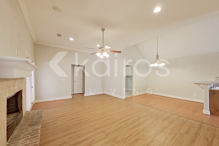 Building Photo - 2105 SE 42nd Ave