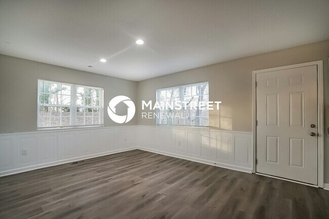 Building Photo - 3 Bedroom Pet-Friendly Home in OAK RIDGE, TN with Main Street Renewal