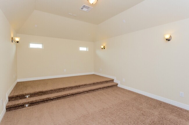 Building Photo - 6122 Garden Lakes Ln