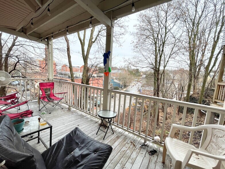 Building Photo - 800 Parker St