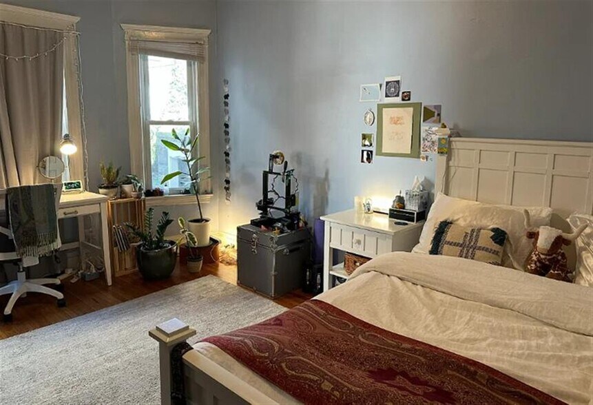 Building Photo - 183 College Ave