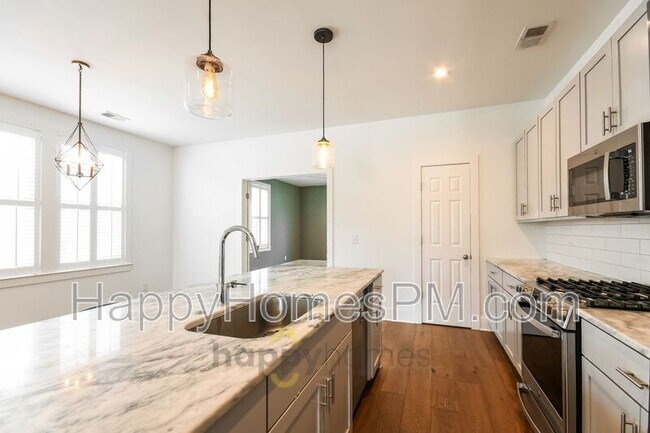 Building Photo - 50 Sans Souci St