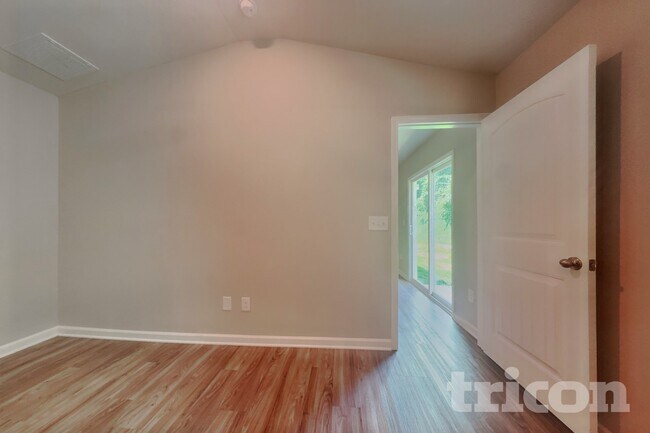 Building Photo - 4605 Hazelburn Dr