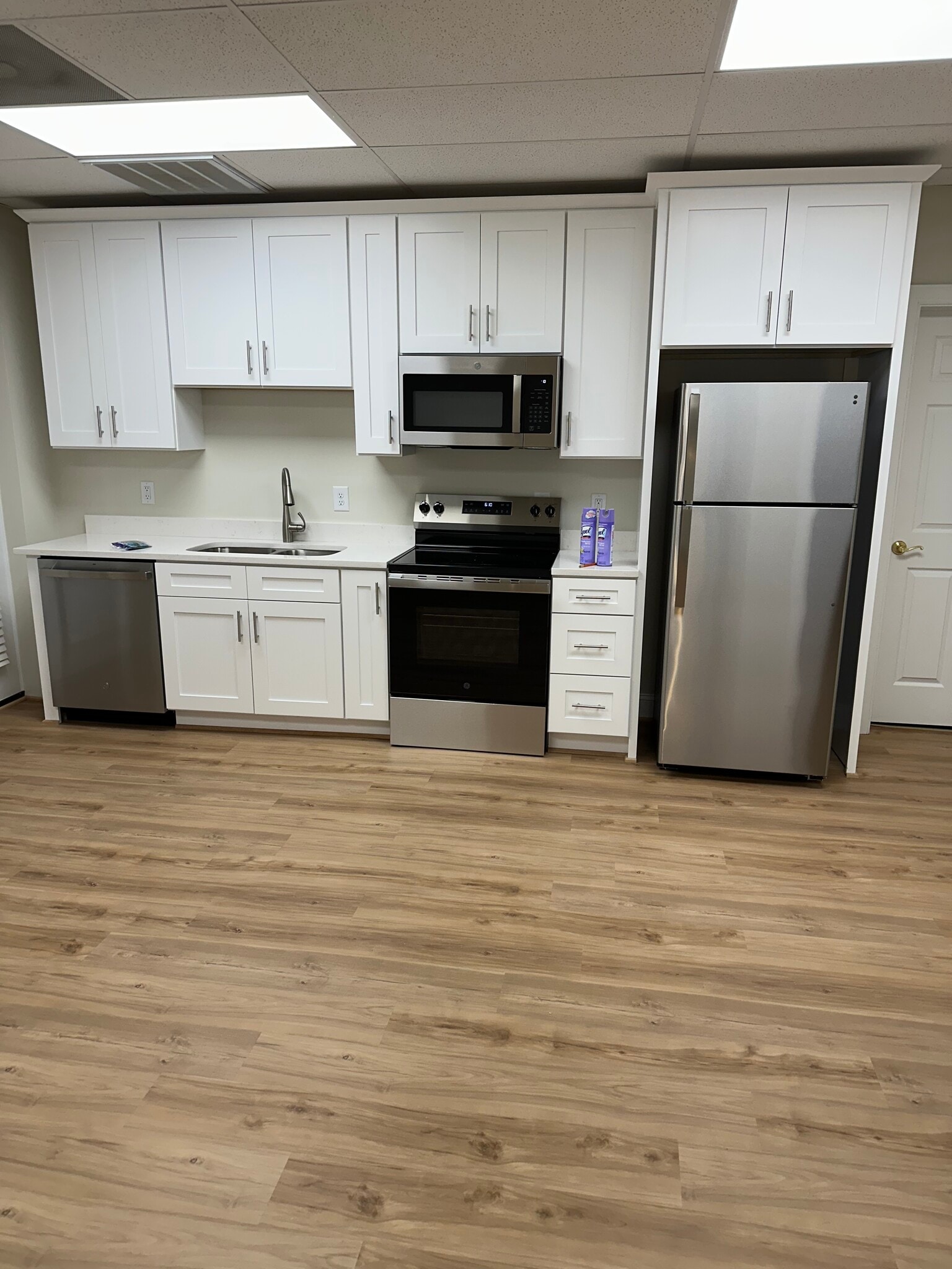 Kitchen - 6935 Old Valley School Rd