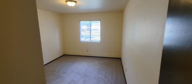 Building Photo - 5101 N Lovers Lane Rd