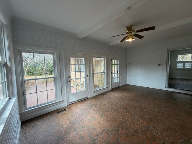 Building Photo - 115 Adams Ave