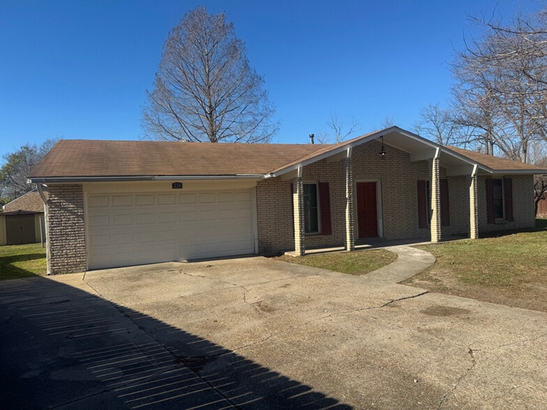 Building Photo - 238 Garrett St