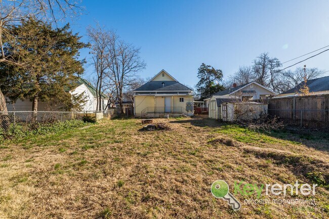 Building Photo - N Jefferson Duplex