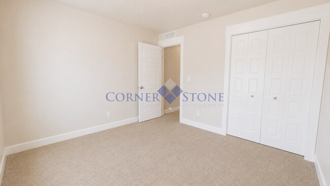 Building Photo - Immaculate Home in Pristine Meadows!