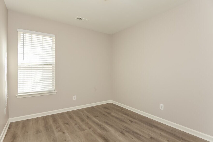 Building Photo - 6819 Jamison Ln