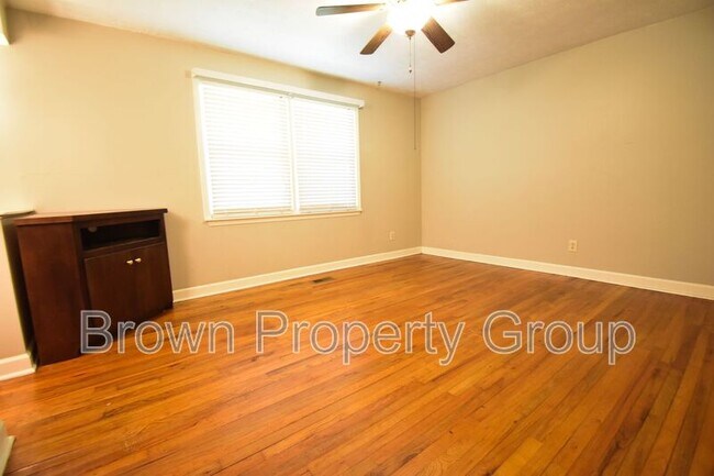 Building Photo - 5115 Lake Valley Dr