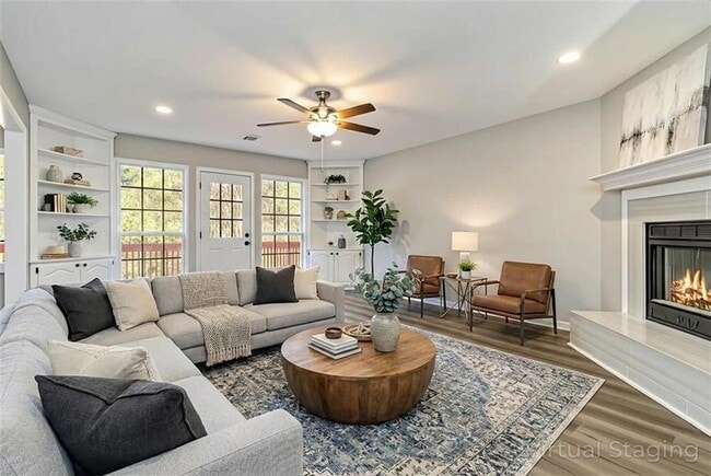 Building Photo - 2119 Tudor Castle Way