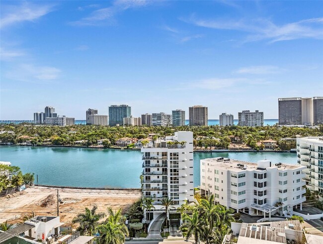 Building Photo - 9901 E Bay Harbor Dr