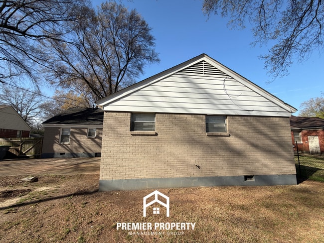 Building Photo - 4469 Leatherwood Ave