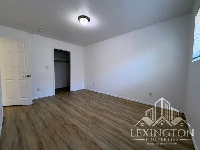 Building Photo - Stunning, 2BD/1BA, Condo in the Villaggio Community off Madison Ave. and Auburn Blvd.! ***Move-in...