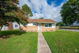 Building Photo - 3 Bedroom ranch in Hampton VA!