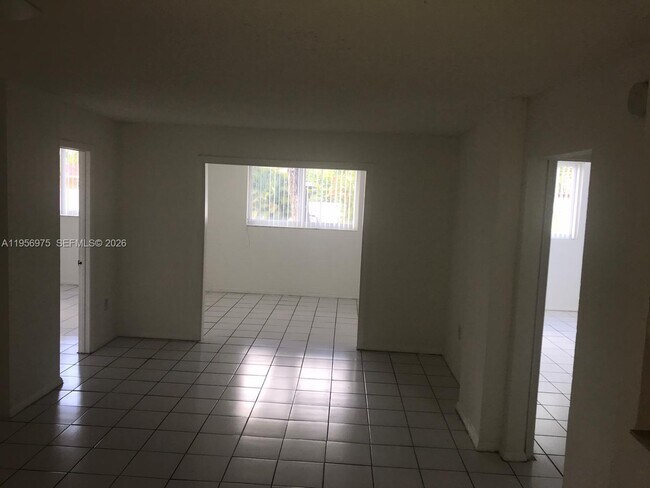 Building Photo - 1251 NE 108th St