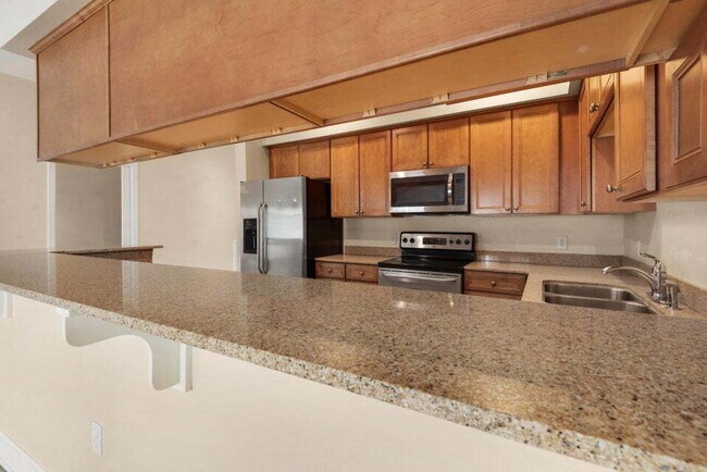 Building Photo - "Spacious 2-Bed Townhouse in Fort Walton Beach"