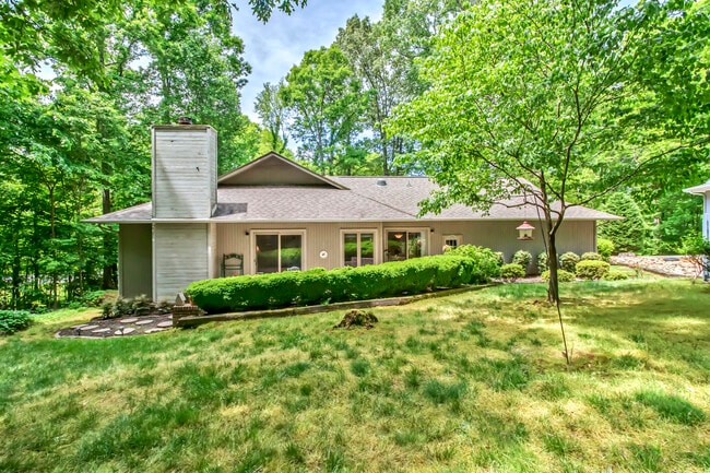 Building Photo - 260 Chuniloti Way