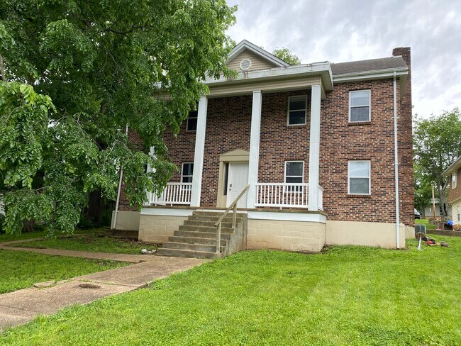 Primary Photo - 212 W Jefferson St
