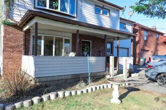 Building Photo - 156 Lampman Ave