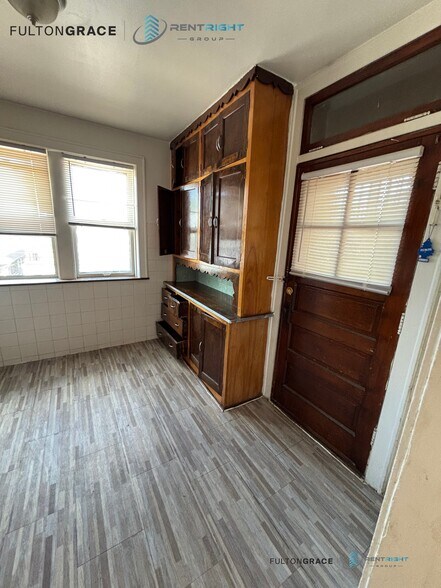 Building Photo - 4645 N Elston Ave