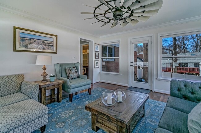 Building Photo - 6612 Kerns Rd