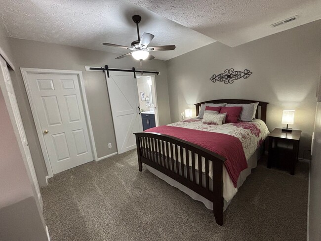 Building Photo - 2919 Blackhawk Dr