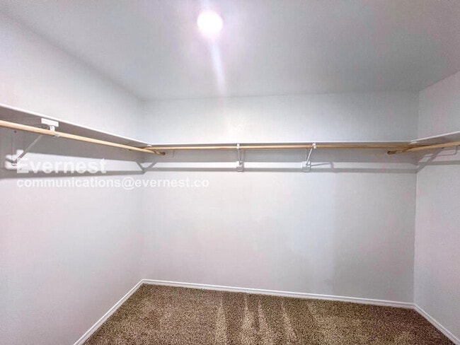 Building Photo - 104 E Sunbelt Ct