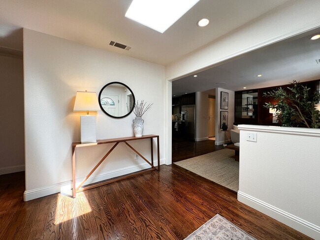 Building Photo - Wine Country Retreat with Guest Cottage & Vineyard Views
