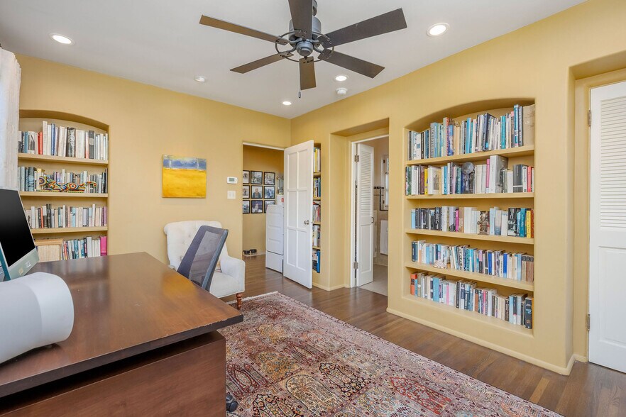 Building Photo - 500 N Las Palmas Ave