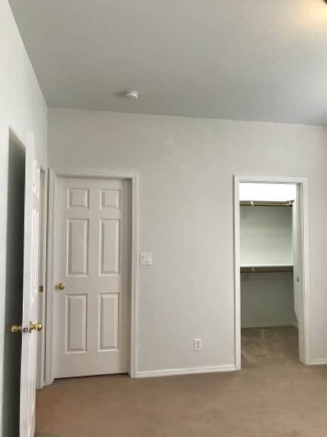 Building Photo - 609 Windemere Cir