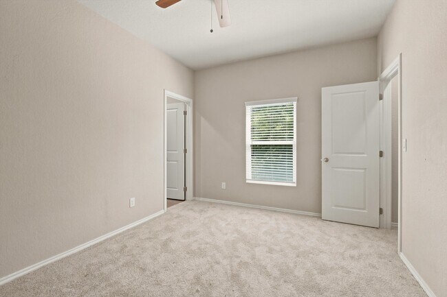 Building Photo - 7226 Briar Pl