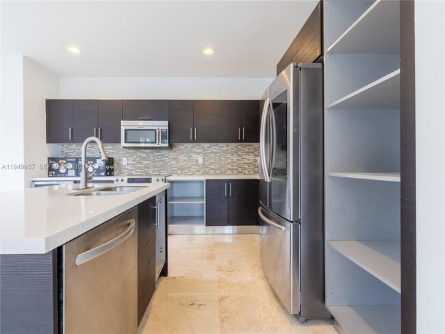 Building Photo - 7010 NW 106th Ave