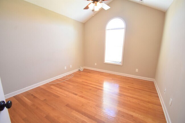 Building Photo - 3871 Glencorra Dr