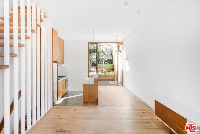 Building Photo - 1416 Fairbanks Pl