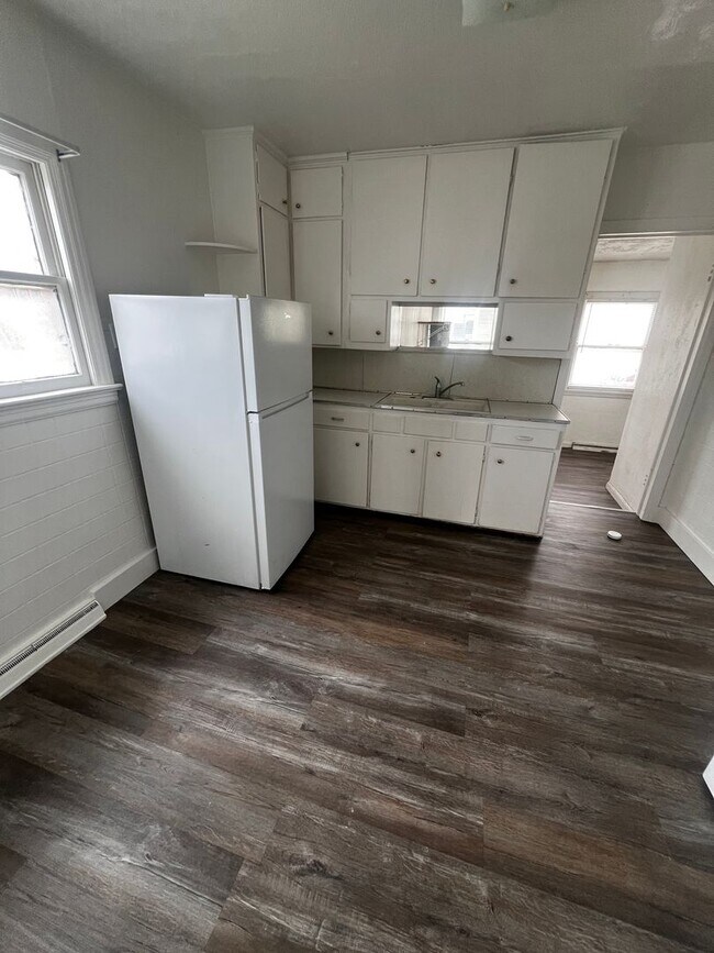 Building Photo - 454 N 7th Ave