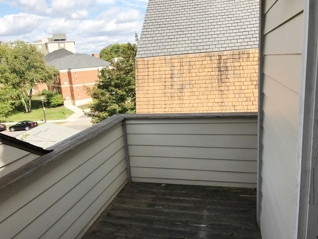 Building Photo - Spacious, 5bd, 2.5 renovated home in Midwa...