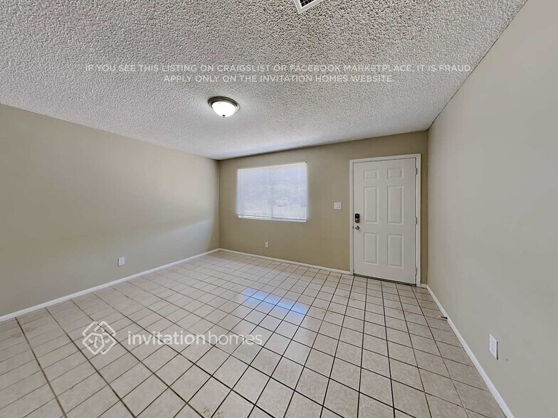 Building Photo - 1307 E Dunlap Ave