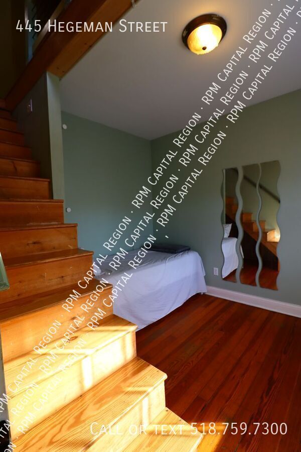 Building Photo - 445 Hegeman St