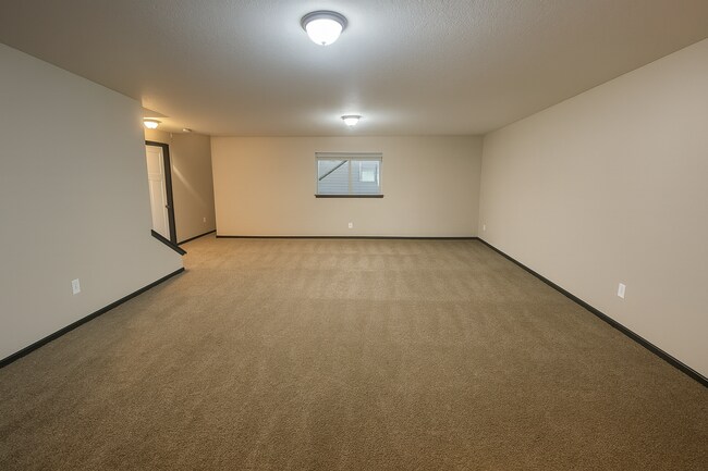 Building Photo - 2110/12 E Cedar Tree St