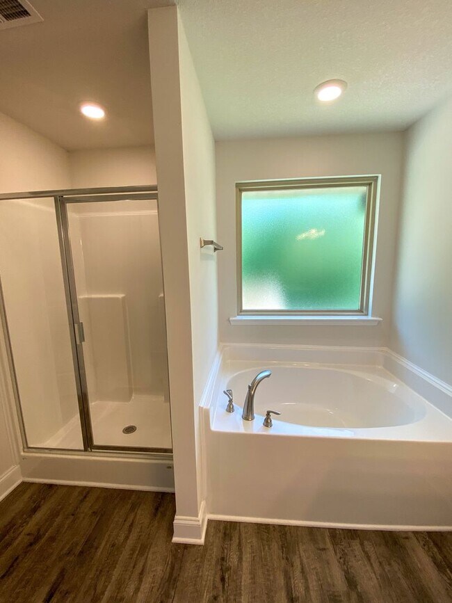 Building Photo - 4 bed, 2 bath built in 2023 in Olive Branch