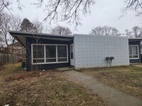 Building Photo - 763 Douglas St