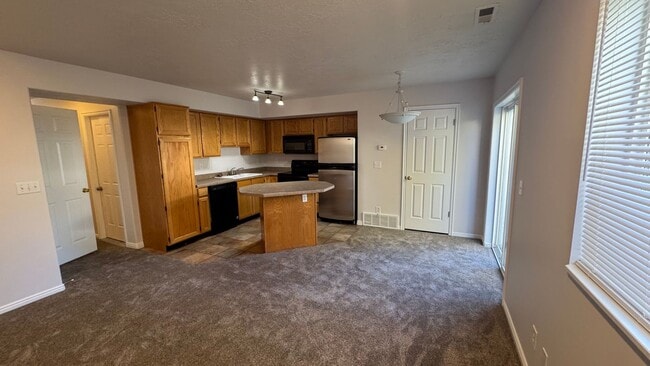 Building Photo - 3 Bedroom 2.5 Bath in West Jordan!