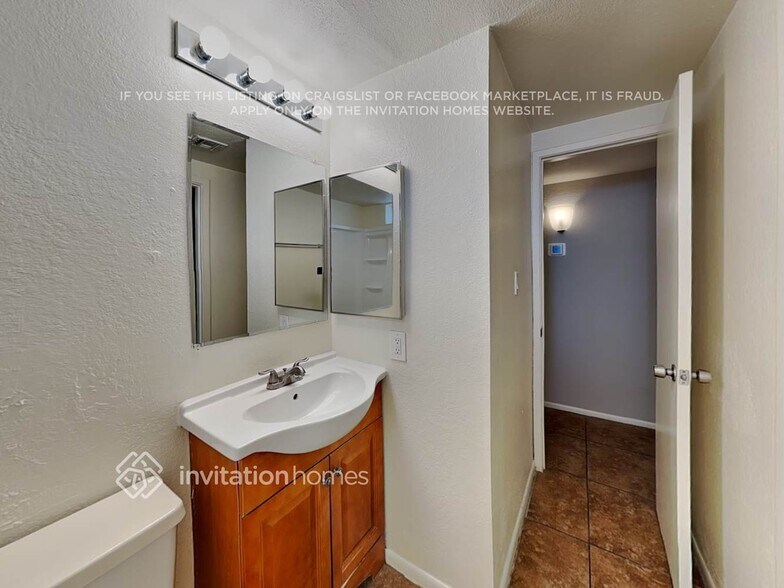 Building Photo - 19231 N 17th Dr