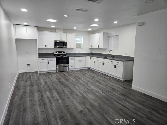 Building Photo - 5327 Tyler St